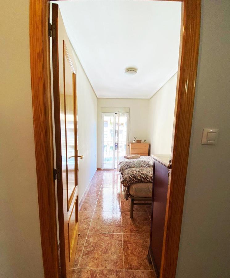 Rooms In Valencia Great Location In Shared Apartment Buitenkant foto